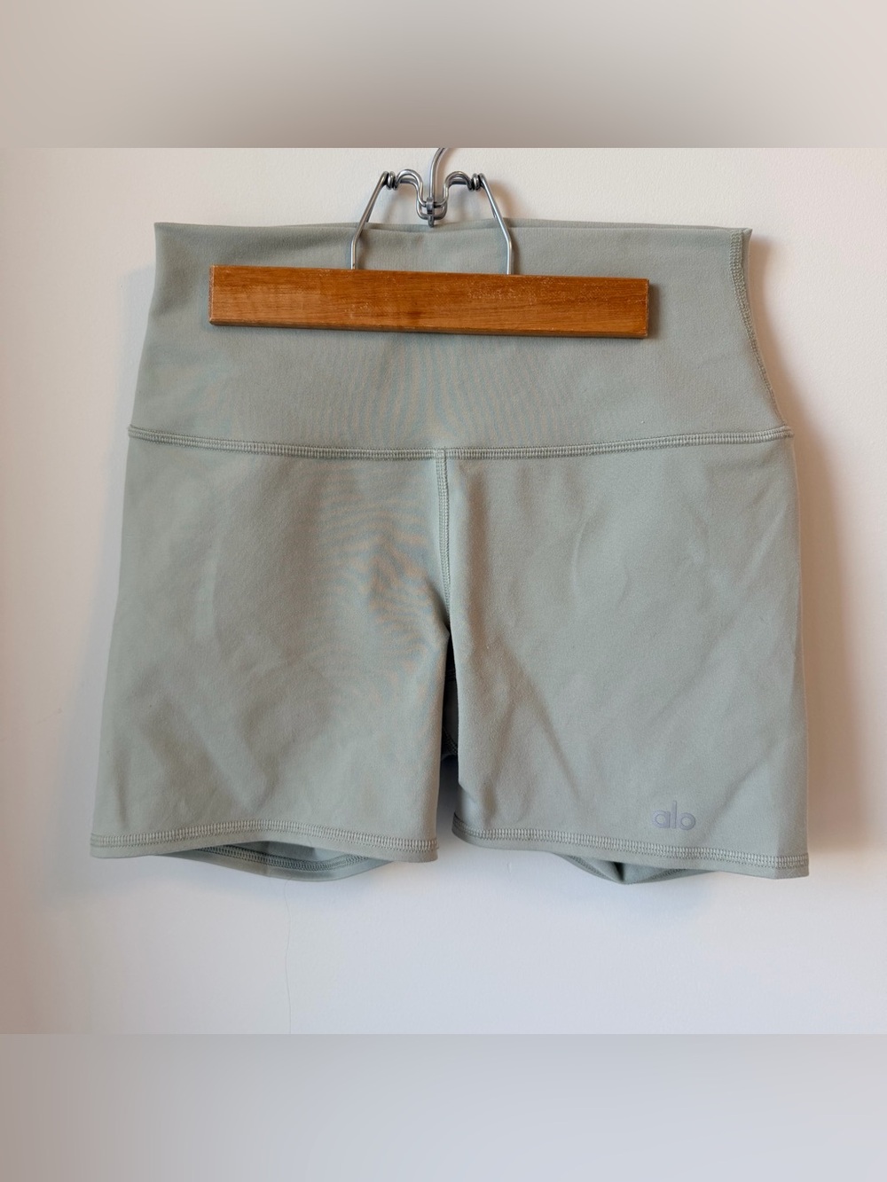 ALO Yoga High-Rise Air Brush Biker Shorts in Sage Size Small